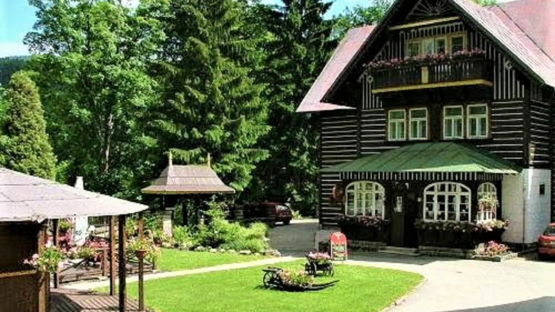 Hotel Tri Ruze Špindlerŭv Mlýn 3*,  Tsjechië